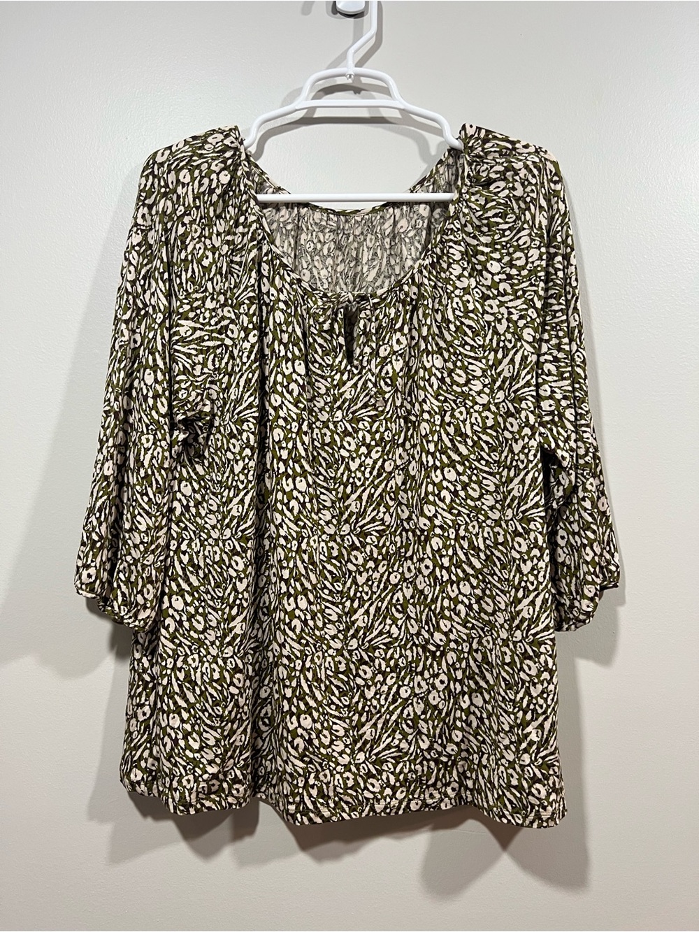 Garnet Hill Olive and Cream Printed Quarter Sleeve Top Large